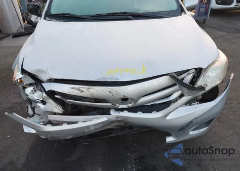 2011 Toyota Corolla Le z USA, uszkodzony, nr VIN JTDBU4EE5BJ095161